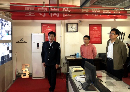 检查安防监控室.jpg