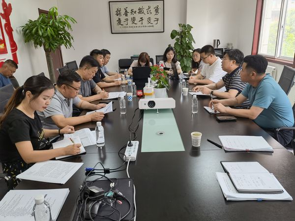 杨静0.jpg
